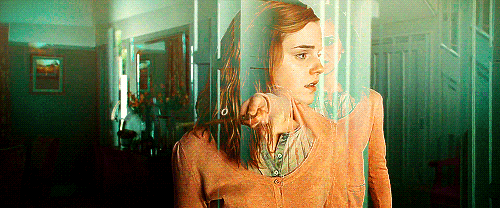 Emma Watson GIF. Interview Emma watson Gifs Filmsterren 