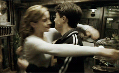 Emma Watson GIF. Emma Emma watson Gifs Filmsterren Emmawatsonfan 
