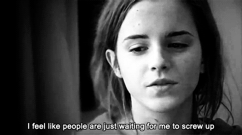 Emma Watson GIF. Meisje Liefde Film Emma watson Gifs Filmsterren Citaat Citaten Leven Verdrietig Zwart en wit Verdr 