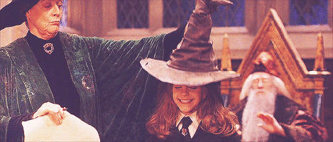 Emma Watson GIF. Interview Beroemdheden Emma watson Gifs Filmsterren 