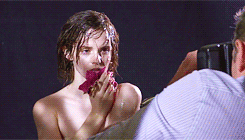 Emma Watson GIF. Bioscoop Emma watson Gifs Filmsterren Sofia coppola The bling ring 