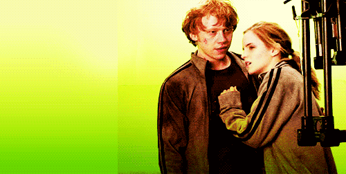 Emma Watson GIF. Emma watson Gifs Filmsterren Fashion &amp;amp; beauty 