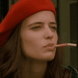 Eva Green GIF. Film Sigaret Gifs Filmsterren Eva green Onschuldigen De dremers 
