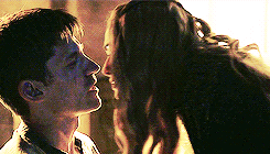 Game Of Thrones GIF. Televisie Games Game of thrones Tv Gifs 4 Natalie dormer Lena headey Cersei lannister Margaery 
