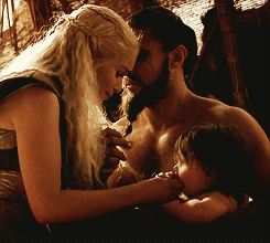 Game Of Thrones GIF. Dieren Games Game of thrones Brand Gifs Draak Daenerys targaryen Got Khaleesi Daenerys Ademha 