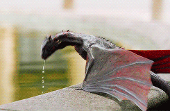 Game Of Thrones GIF. Bioscoop Games Game of thrones Gifs Daenerys targaryen Daenerys Ziek van je shit 