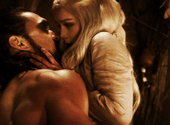 Game Of Thrones GIF. Bioscoop Games Game of thrones Gifs Catelyn stark Midden rechts Dy ing 
