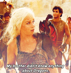 Game Of Thrones GIF. Bioscoop Games Game of thrones Gifs Daenerys targaryen Emilia clarke Daenerys 