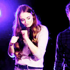 Game Of Thrones GIF. Bioscoop Games Game of thrones Gifs Catelyn stark Midden rechts Dy ing 