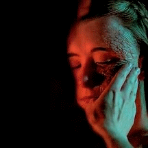 Game Of Thrones GIF. Games Game of thrones Tv Gifs Daenerys targaryen Emilia clarke 