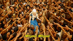 Game Of Thrones GIF. Bioscoop Games Game of thrones Gifs 4 Arya stark Maise williams Hield haar in deze ep En iedere 