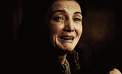 Game Of Thrones GIF. Bioscoop Games Game of thrones Gifs Daenerys targaryen Emilia clarke Daenerys 