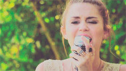 Hannah Montana GIF. Artiesten Hannah montana Gifs Famosos Meninas 