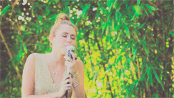 Miley Cyrus GIF. Artiesten Hannah montana Miley cyrus Gifs 