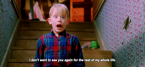 Films en series Home alone Gifs griezelig spook schaduw gang lichtschakelaar 