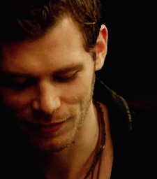 Ian Somerhalder GIF. Jongen Sexy Gifs Filmsterren Ian somerhalder Glimlach De vampieren dagboeken Damon salvatore Shirtles 
