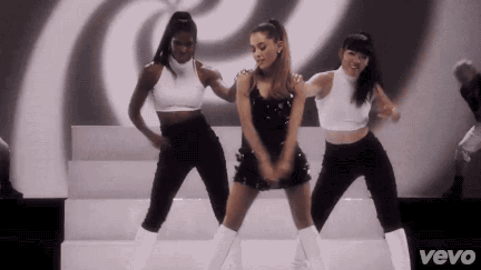 Jennifer Lopez GIF. Artiesten Jennifer lopez Gifs Iggy azalea Klap Jlo Music video Booty 
