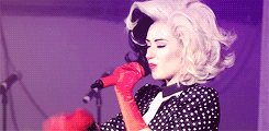 Iggy Azalea GIF. Interview Artiesten Gifs Iggy azalea Bts 