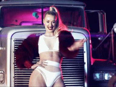 Iggy Azalea GIF. Artiesten Gifs Iggy azalea Music video Black widow 