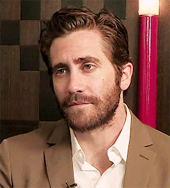 Jake Gyllenhaal GIF. Liefde Films en series Kus Gifs Donnie darko Filmsterren Jake gyllenhaal Paar Jena malone 