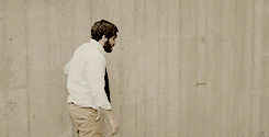 Jake Gyllenhaal GIF. Drinken Roken Gifs Filmsterren Jake gyllenhaal Robert downey jr David fincher 