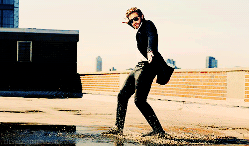 Jake Gyllenhaal GIF. Bioscoop Films Gifs Filmsterren Jake gyllenhaal Thriller Lachend Haha Lach Nightcrawler Dan gilroy 