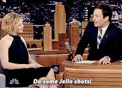 Jennifer Lawrence GIF. Gifs Filmsterren Jennifer lawrence Oscars Vallend Trip 