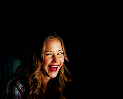 Gifs Filmsterren Jennifer lawrence glimlach lachend blozen 