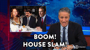 Jon Stewart GIF. Gifs Filmsterren Jon stewart Geamuseerd Popcorn 