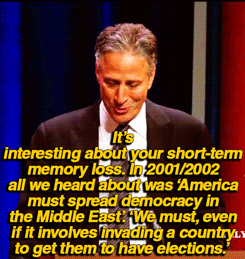 Jon Stewart GIF. Gifs Filmsterren Jon stewart Mic druppel Daily show 