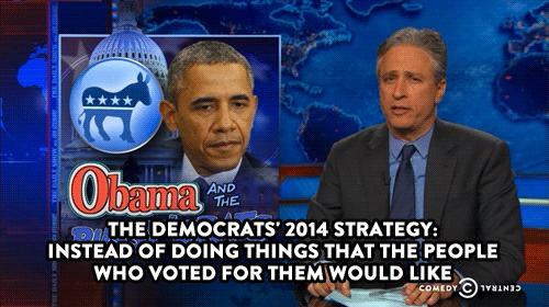 Jon Stewart GIF. Gifs Filmsterren Jon stewart Geamuseerd Popcorn 