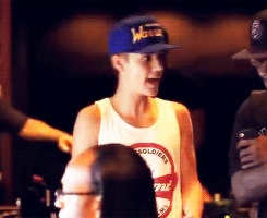 Justin Bieber GIF. Artiesten Justin bieber Gifs Shirtless Bieber 