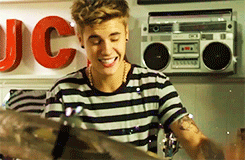 Justin Bieber GIF. Artiesten Justin bieber Gifs Shirtless 