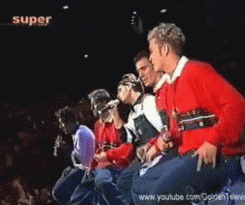 Justin Timberlake GIF. Artiesten Justin timberlake Gifs Nsync Jc chasez Joey fatone Lance bass Chris kirkpatrick Frosted t 
