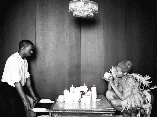 Artiesten Krekel Gifs Kanye west krekels in de war 