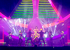 Katy Perry GIF. Dansen Artiesten Katy perry Gifs Stuiterende Het zingen Roar 