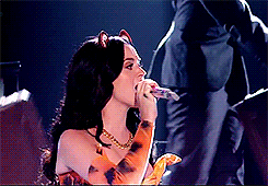 Katy Perry GIF. Muziek Bioscoop Artiesten Vrijdag Katy perry Gifs Teenage dream Rebecca black 