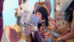 Katy Perry GIF. Artiesten Meisjes Zanger Katy perry Gifs Tumblr Slechte meisjes I kissed a girl Goede meisjes 