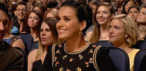 Artiesten Meisjes Zanger Katy perry Gifs tumblr slechte meisjes i kissed a girl goede meisjes 