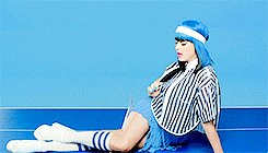 Katy Perry GIF. Artiesten Schattig Vrienden Katy perry Rihanna Omhelzing Gifs Omarmen Voel beter De liefde Friens 