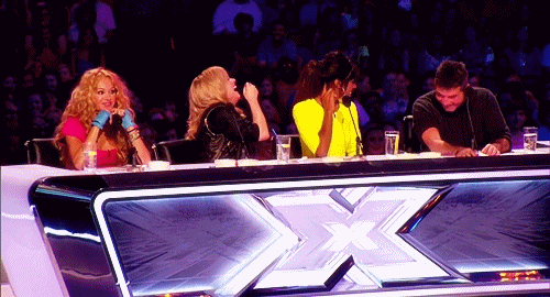 Artiesten Gifs Kelly rowland zoent beneden laag 