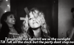 Kesha GIF. Artiesten Gifs Kesha 