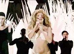 Lady Gaga GIF. Grappig Artiesten Lady gaga Madonna Gifs Snl Figting 