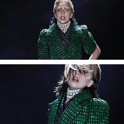 Lady Gaga GIF. Muziek Artiesten Lady gaga Kus Gifs 2013 Ama American music awards Rode loper 