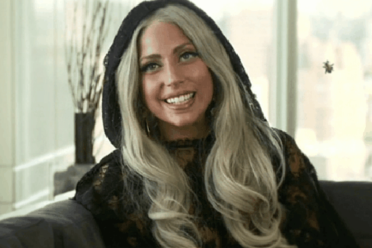 Lady Gaga GIF. Muziek Bioscoop Artiesten Drinken Lady gaga Mode Thee Roze Gifs Stijl Girly Beker Gaga Theetij 