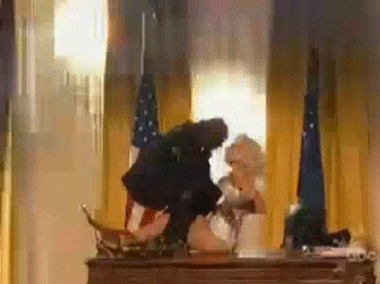 Lady Gaga GIF. Muziek Taart Artiesten Lady gaga Gifs Zinvol Ondergoed Nom nom nom 