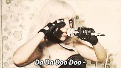 Lady Gaga GIF. Artiesten Lady gaga Gifs Mislukken Prestatie Mic Een backup danser 