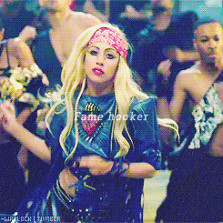Lady Gaga GIF. Muziek Artiesten Lady gaga Kus Gifs 2013 Ama American music awards Rode loper 