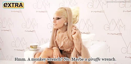 Artiesten Lady gaga Gifs mislukken prestatie mic een backup danser 