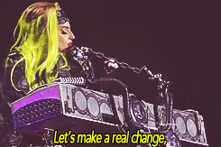 Lady Gaga GIF. Muziek Artiesten Lady gaga Kus Gifs 2013 Ama American music awards Rode loper 